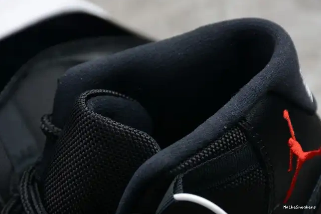 MaikeSneakers (2012) 11 378037-010 Retro Air Jordan Bred 0331
